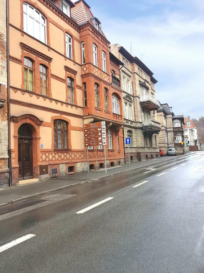 Lazurowy I Sloneczny Z Darmowym Parkingiem Strzezonym Apartment
