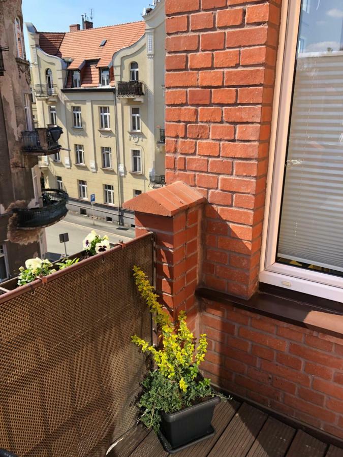 Lazurowy I Sloneczny Z Darmowym Parkingiem Strzezonym Apartment *