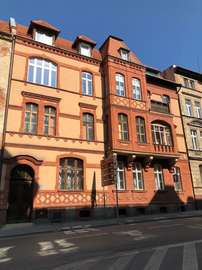 Lazurowy I Sloneczny Z Darmowym Parkingiem Strzezonym Apartment *
